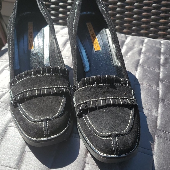 Shoes - Picture 1 of 3